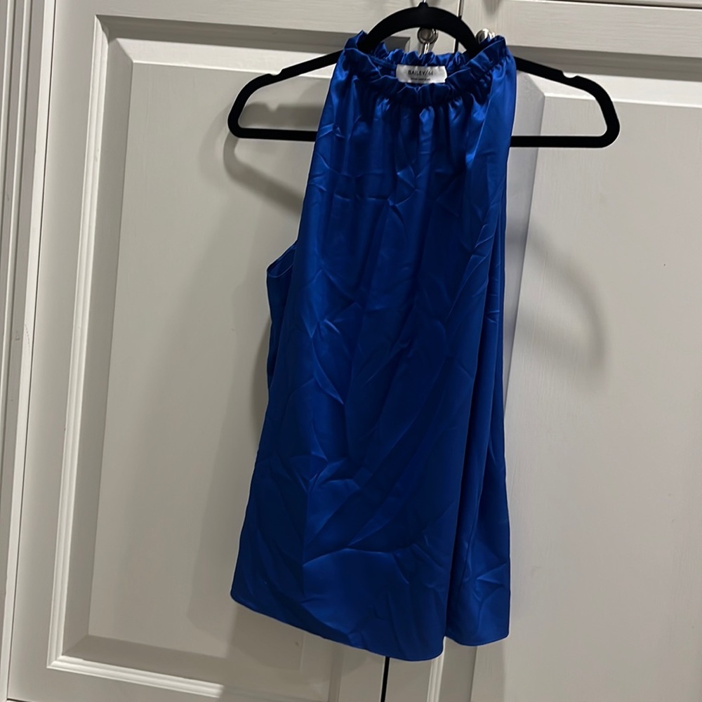 Silky tank top Bailey 44. Maybe worn one time. Very cute!!! Size medium.